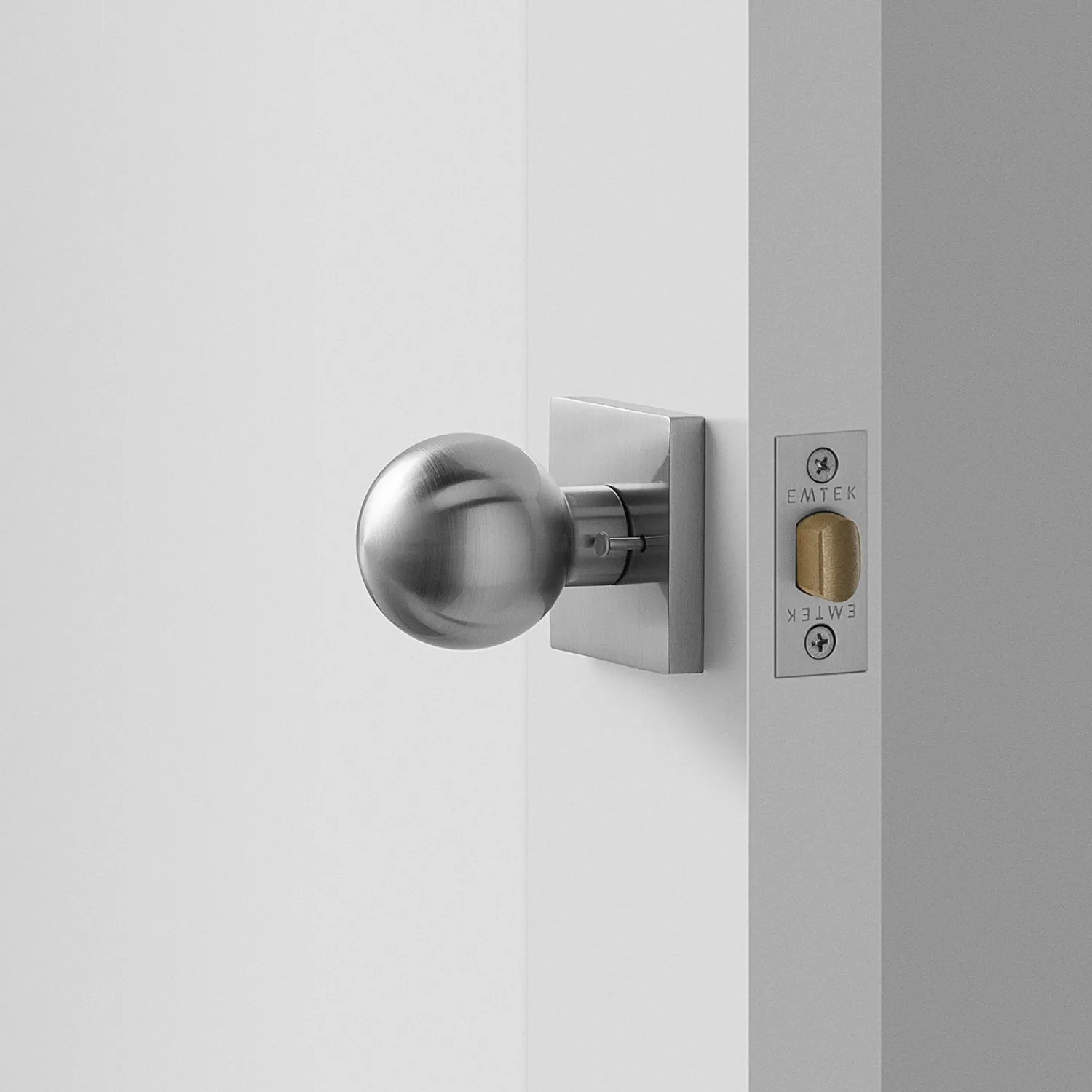 Schoolhouse Berlin Door Set with Globe Knob Fashion