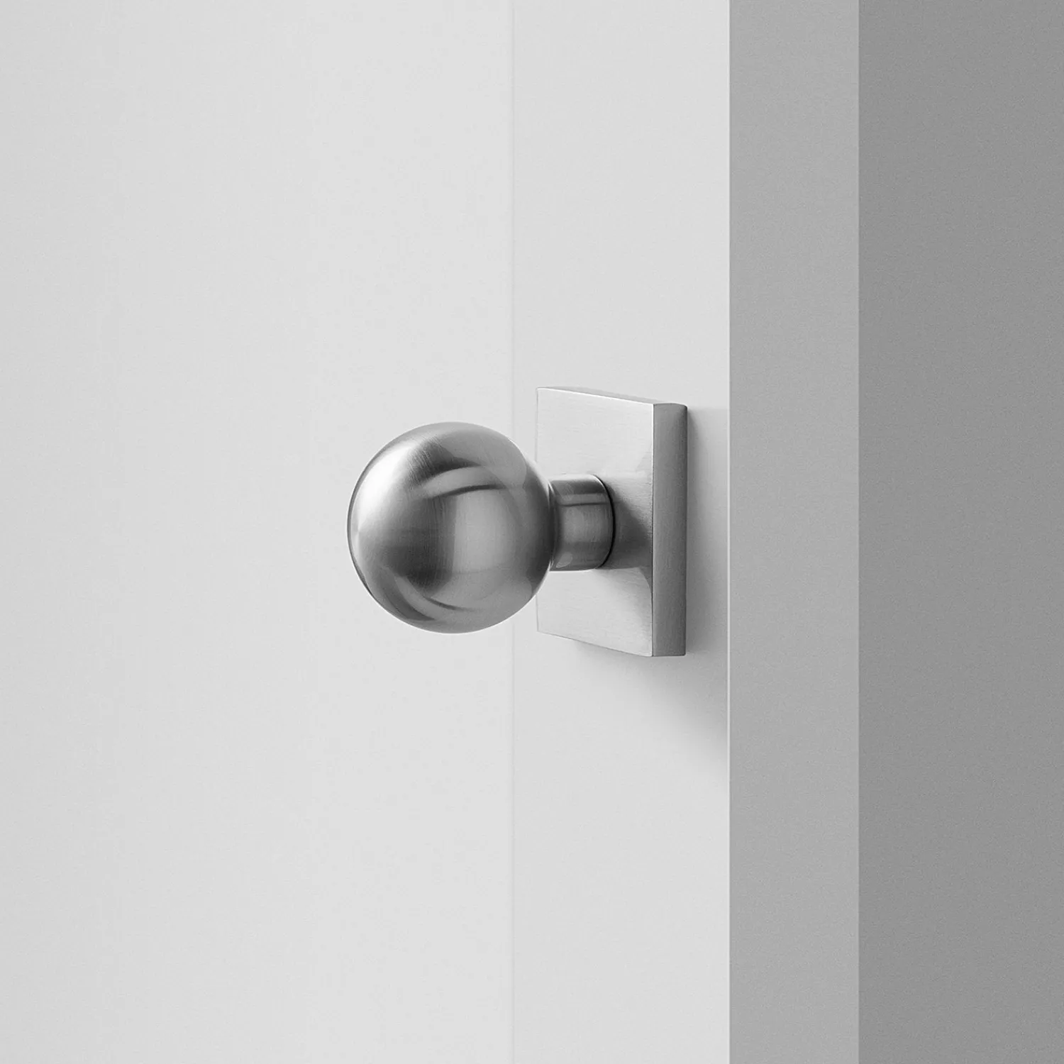 Schoolhouse Berlin Door Set with Globe Knob Fashion
