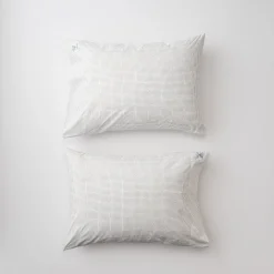 Schoolhouse Dot Percale Pillow Case, Set of 2 Fashion