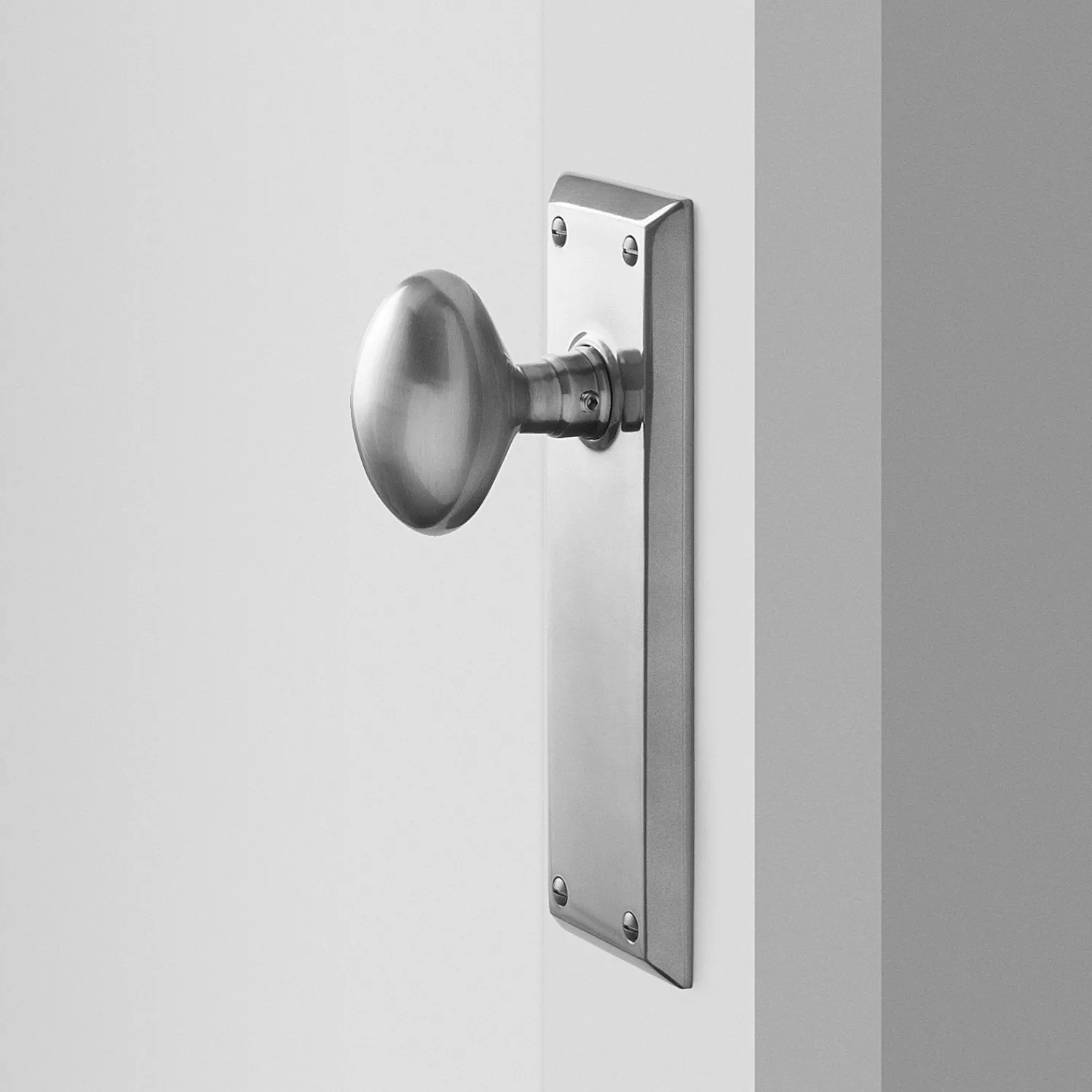 Schoolhouse Freeport Large Door Set with Egg Knob Fashion