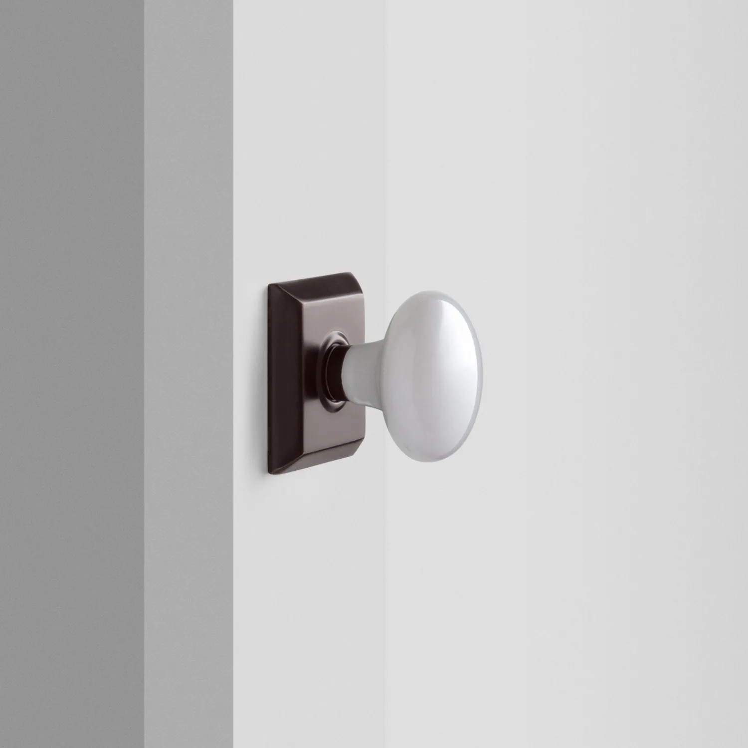 Schoolhouse Freeport Small Backplate Doorset with Porcelain Knob - Oil Rubbed Bronze Fashion