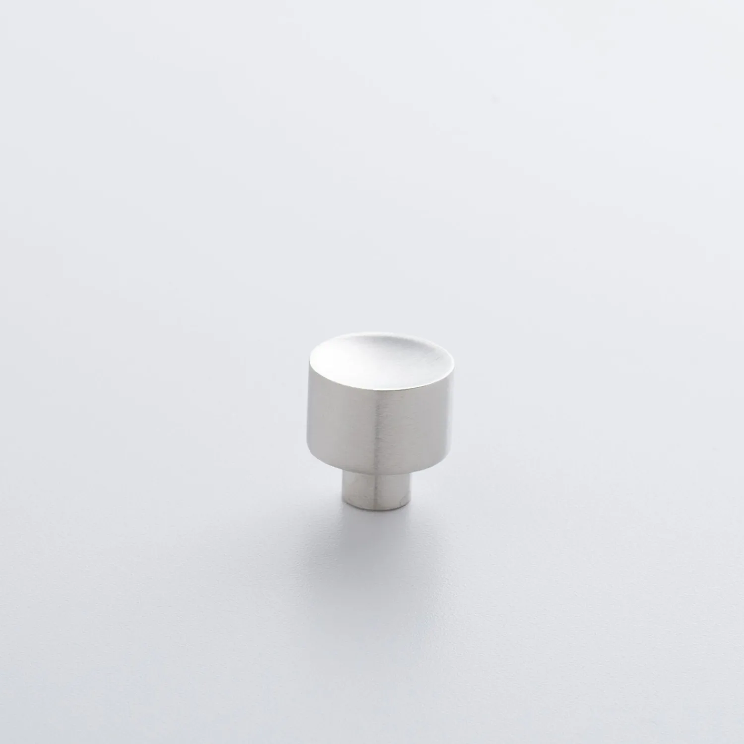 Schoolhouse Mid Century Knob Outlet