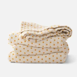 Schoolhouse Polka Dot Quilt New